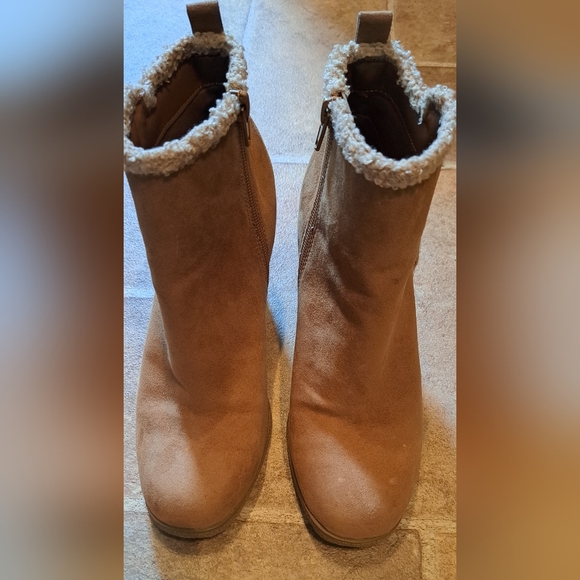 Women’s Wonderly “Joni” Wedge Bootie/Boot Sz 7 Southwestern Boho Boot Heals - Picture 2 of 7